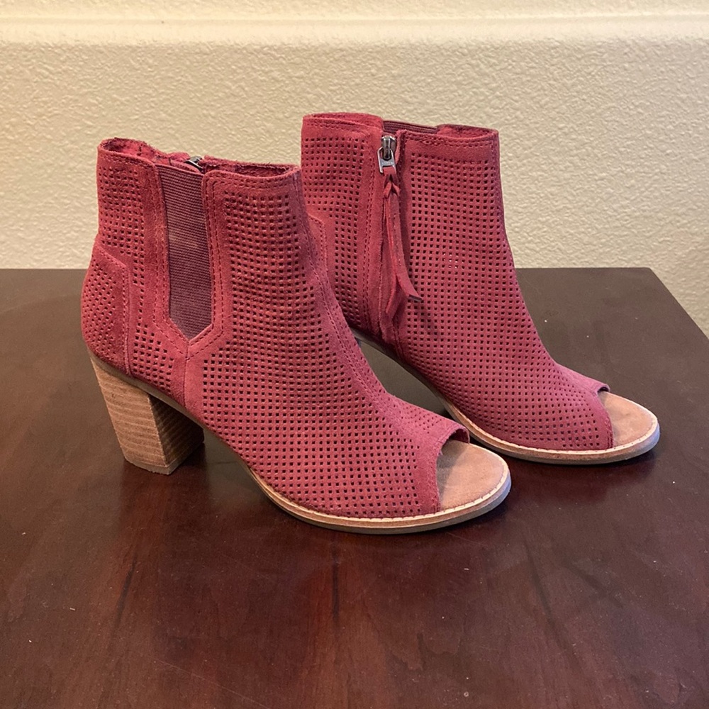 Toms wedged booties
